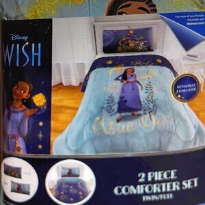 NWB/Disney WISH 2pc. Full Reversible Comforter Set.